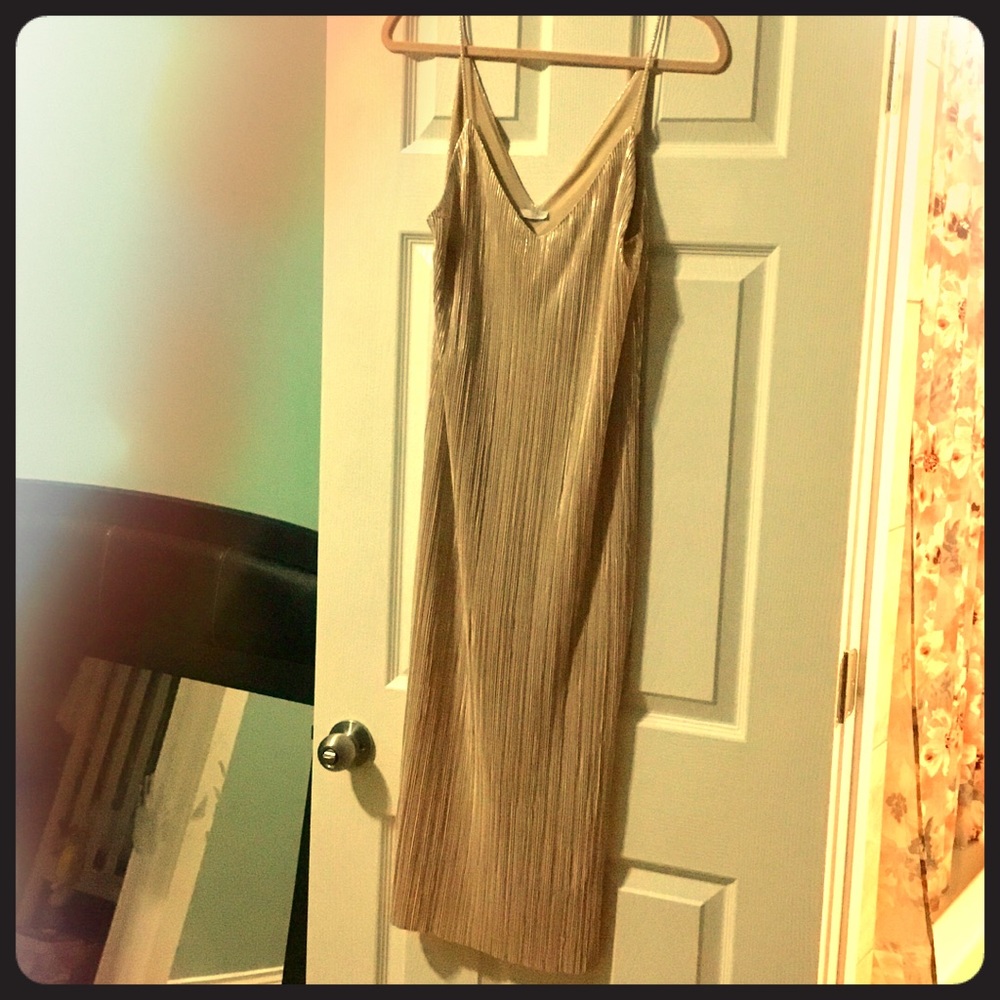 Gold pleated dress!